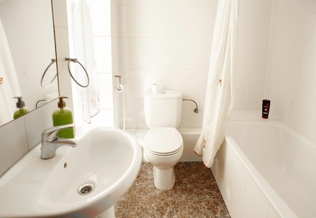 Hostal Xarau Cerdanyola del Vallès Habitación foto